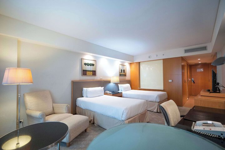 Room 44 of 69