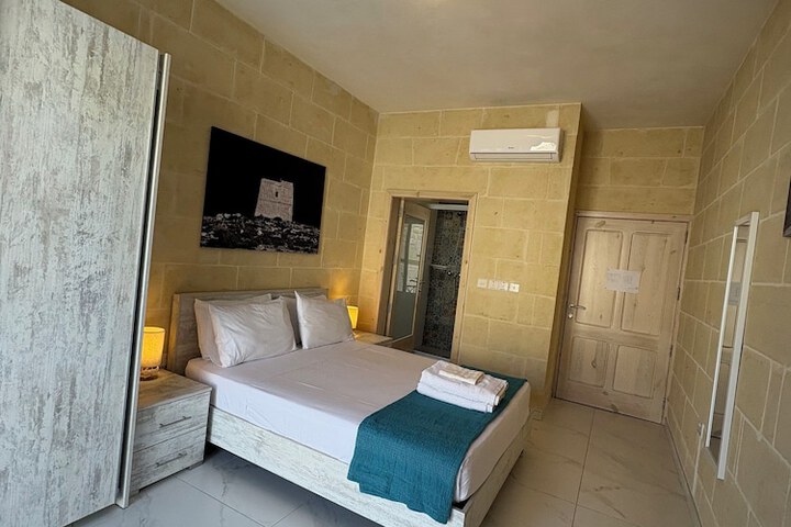 Room 8 of 51