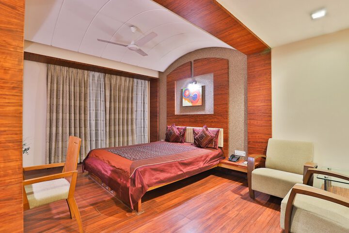 Room 7 of 48