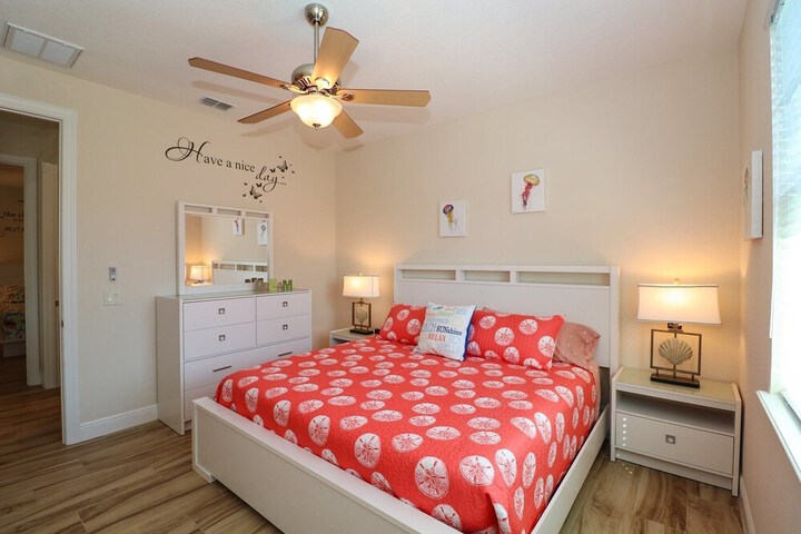 Room 5 of 36