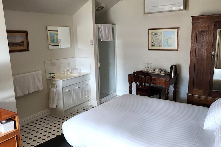 Room 21 of 89
