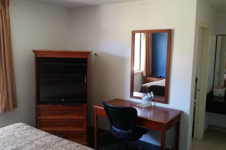 Room 5 of 52