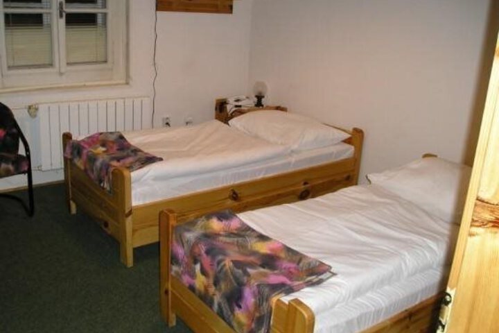 Room 4 of 14