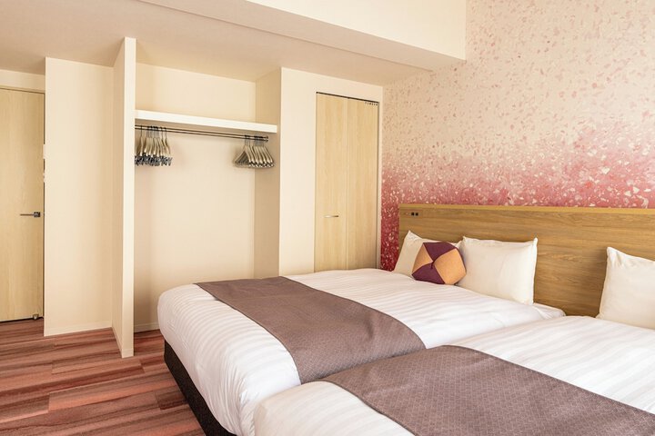Room 54 of 104
