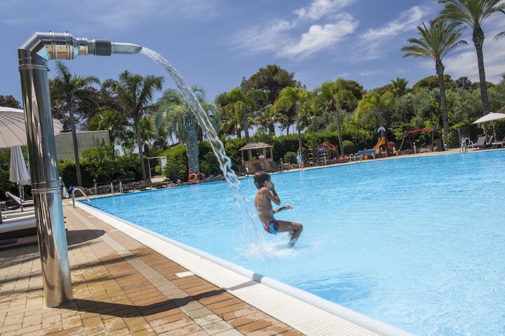 Hotel Pool