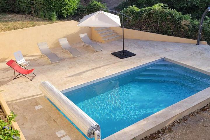 Maison avec piscine entre mer et montagne