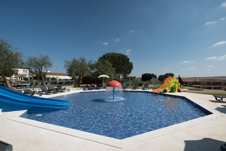 Pools & Facilities