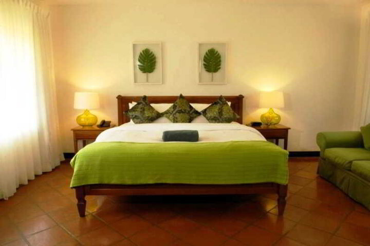 Room 4 of 6