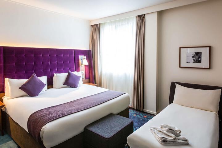 Room 35 of 103