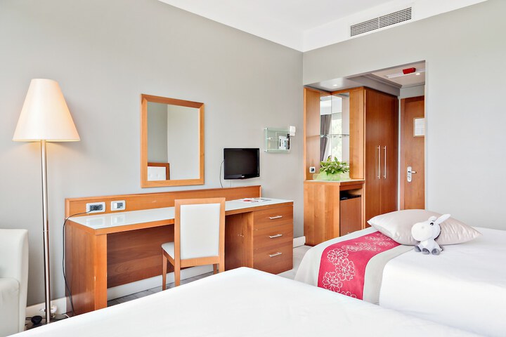 Room 17 of 57