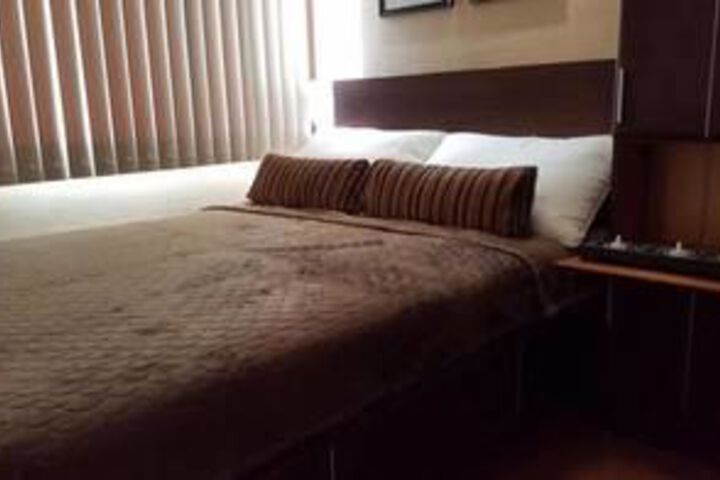 Room 28 of 103