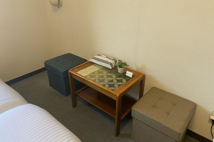 Room 4 of 23