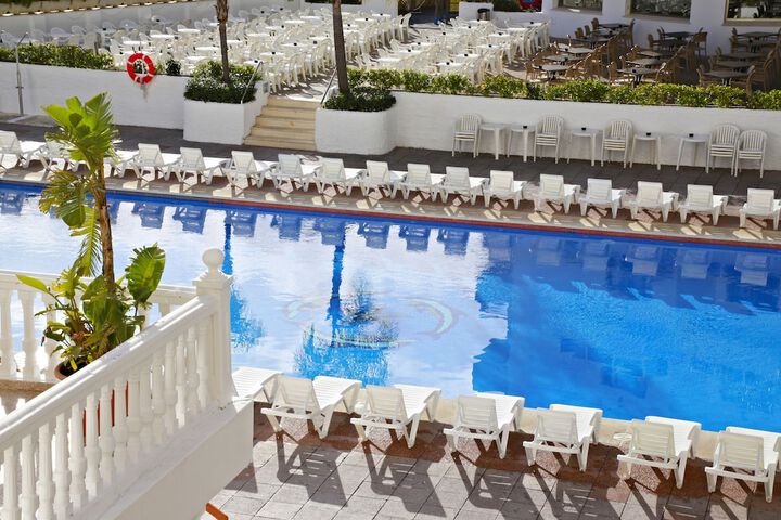 Pools & Facilities