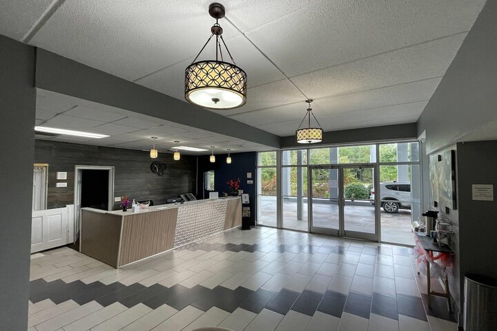 Entrance & Lobby