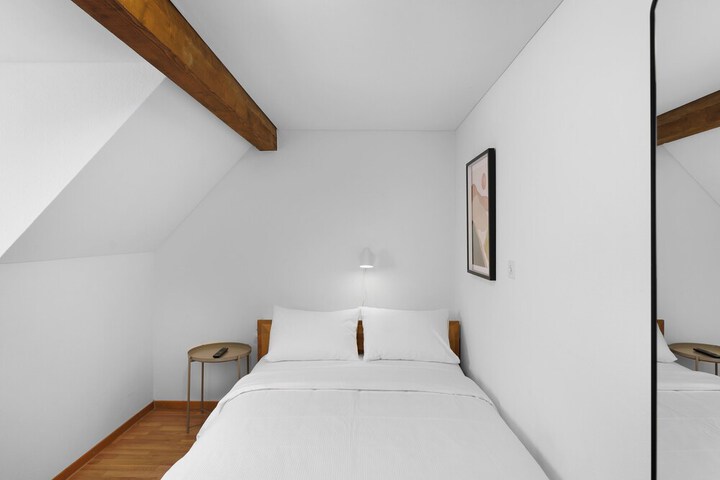 Room 12 of 62