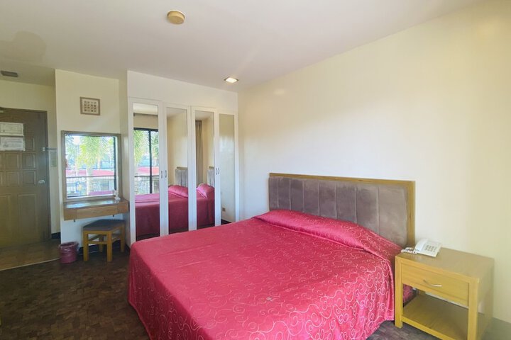 Room 14 of 37