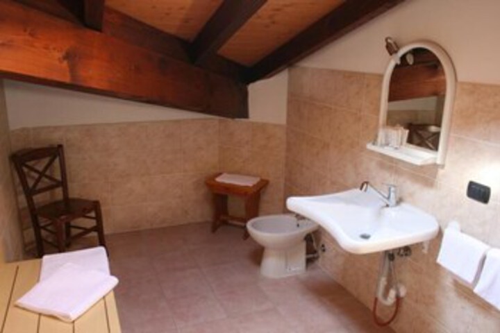 Room 3 of 21