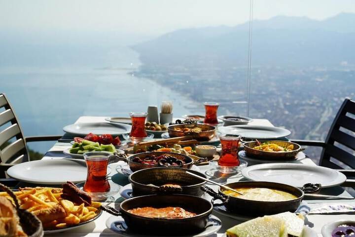Dining 18 of 19