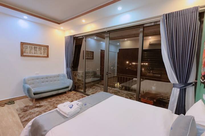 Room 13 of 87