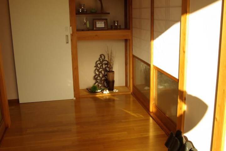 Room 3 of 16