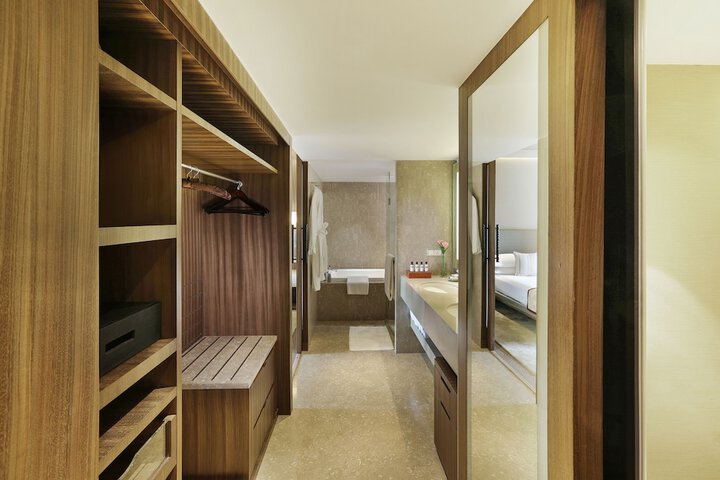Room 46 of 119