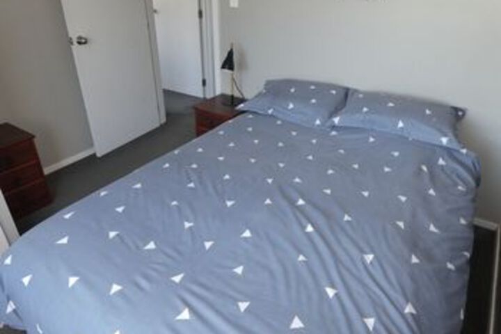 Room 6 of 11