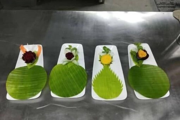 Dining 19 of 45