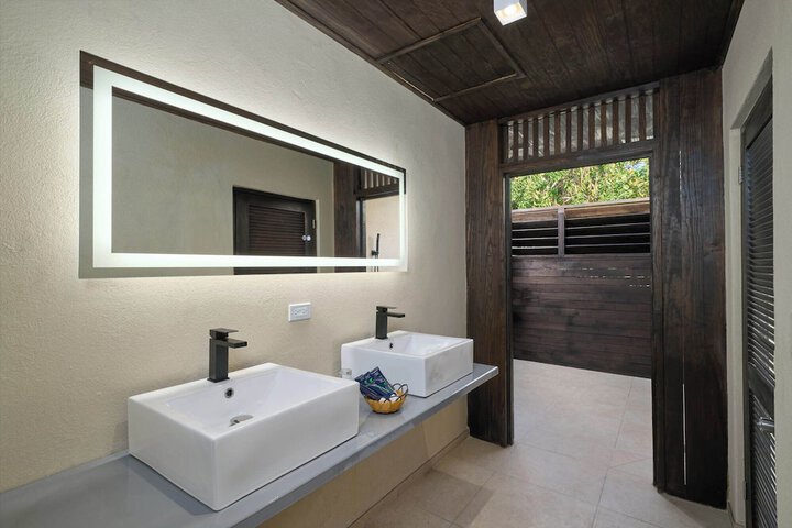 Room 30 of 50