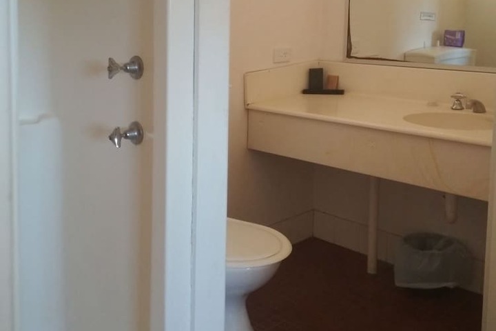 Room 13 of 19