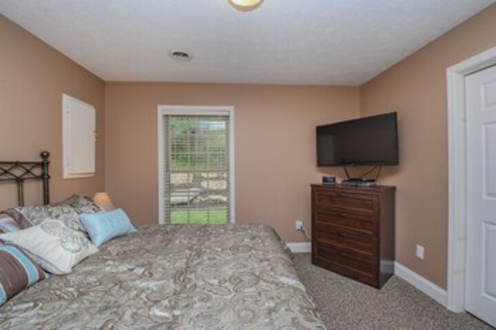 Room 33 of 39