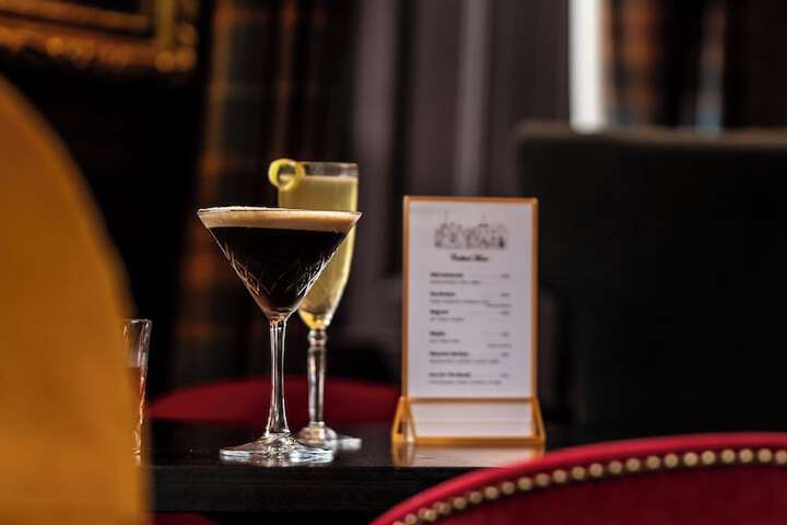 Lounge 74 of 97