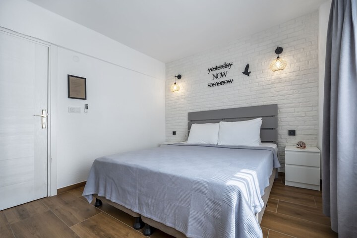 Room 48 of 113
