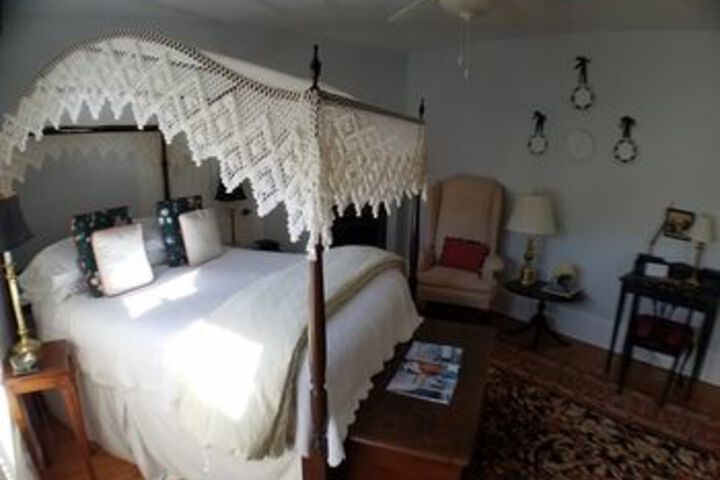 Room 43 of 76
