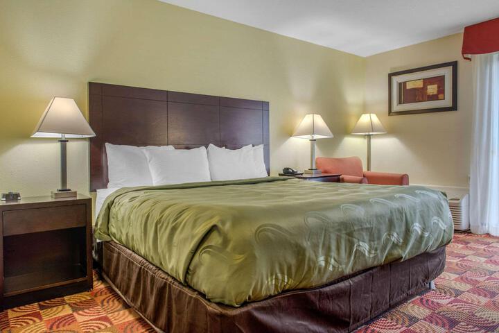 1 King Bed (1 of 15)