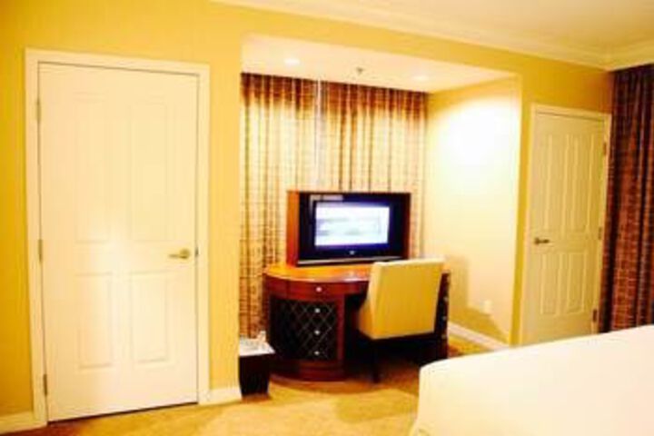 Room 53 of 164