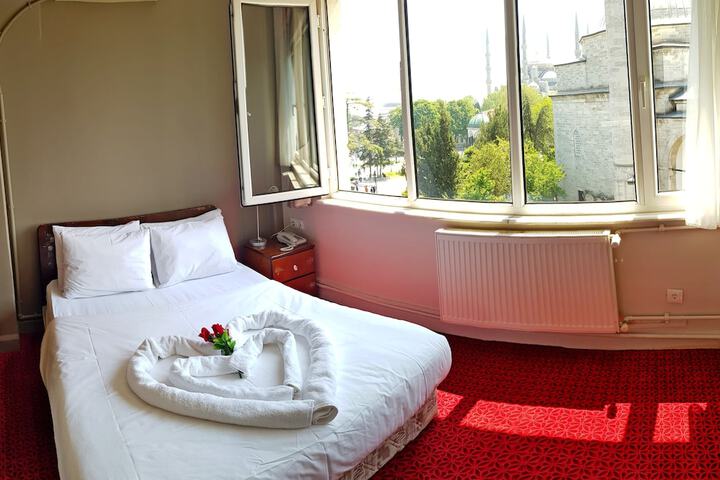 Room 14 of 76