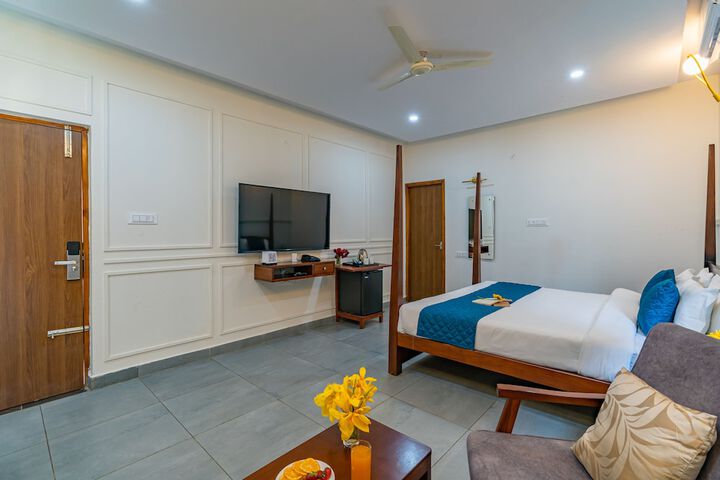 Room 15 of 33