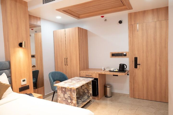 Room 15 of 56