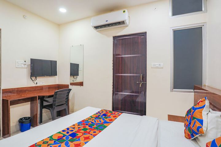 Room 9 of 24