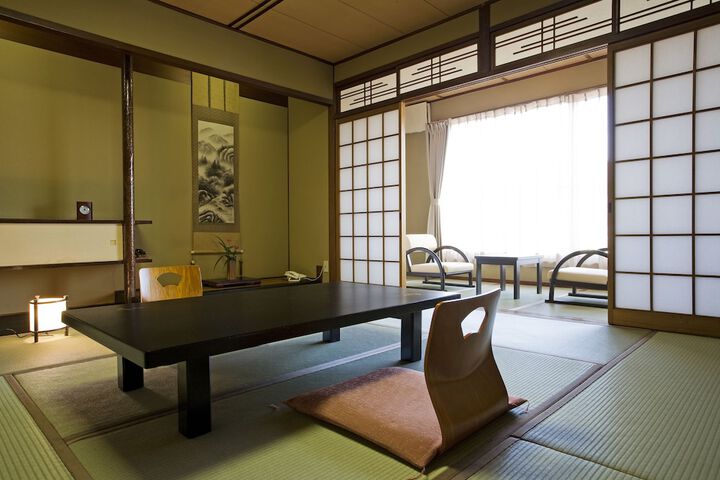 Room 7 of 30