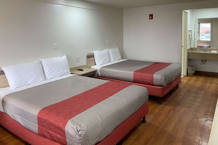 Room 14 of 36