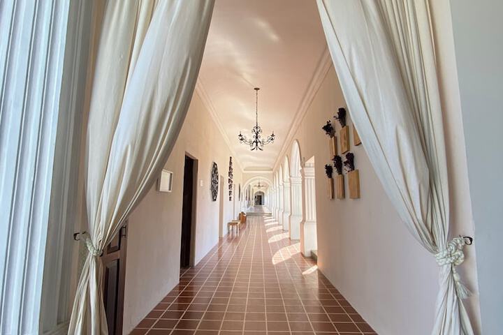 Ballroom/Hall 58 of 74
