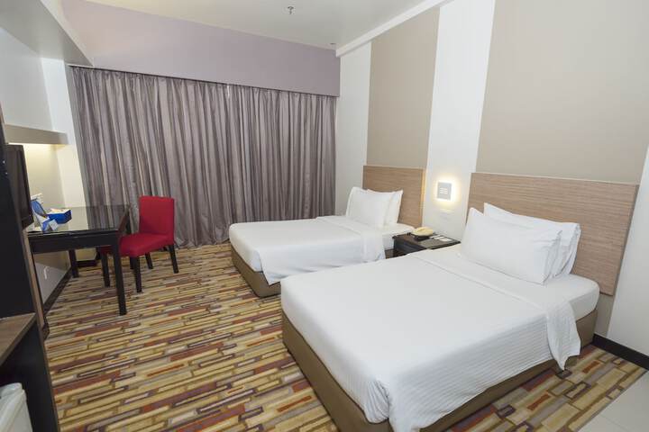 Room 5 of 48