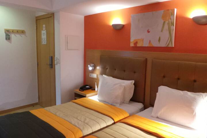 Room 7 of 37