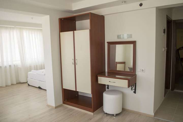 Room 14 of 63