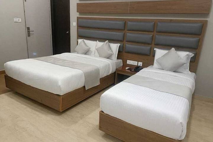 Room 9 of 24
