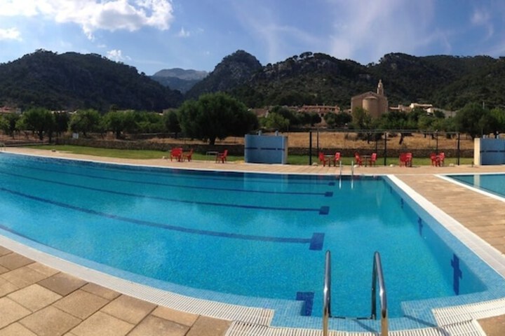 Pool 42 of 51