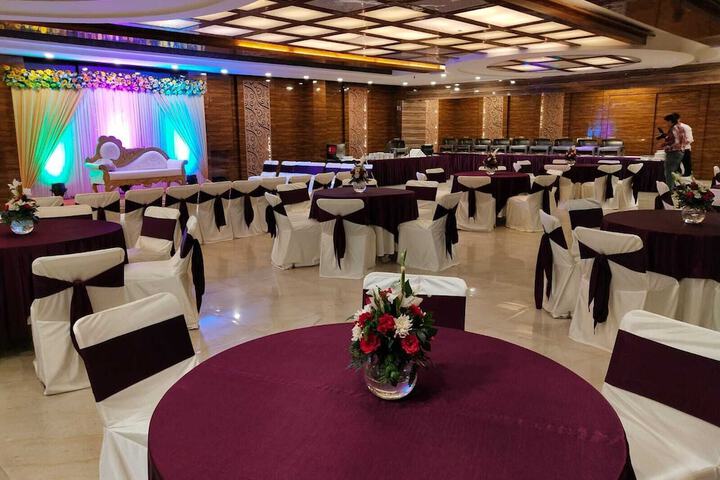 Ballroom/Hall 93 of 130