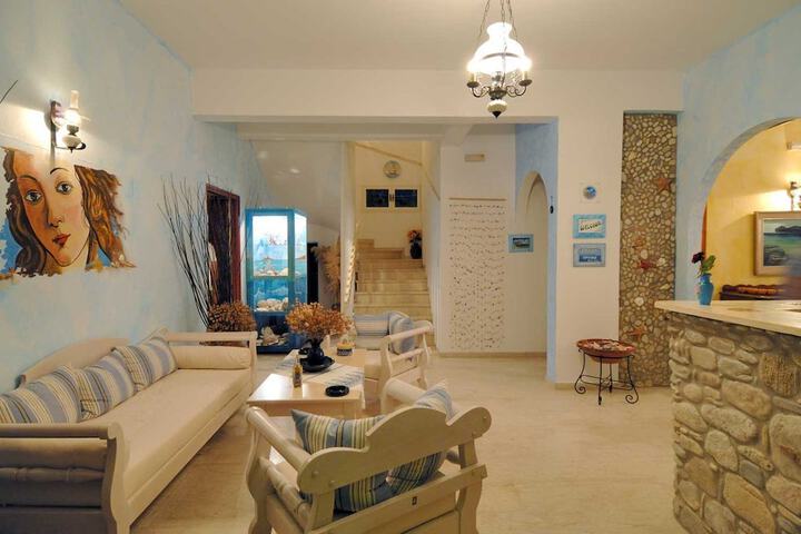 Hotel Interior 6 of 124
