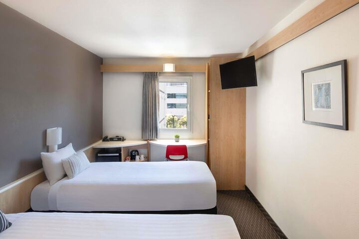 Room 15 of 51